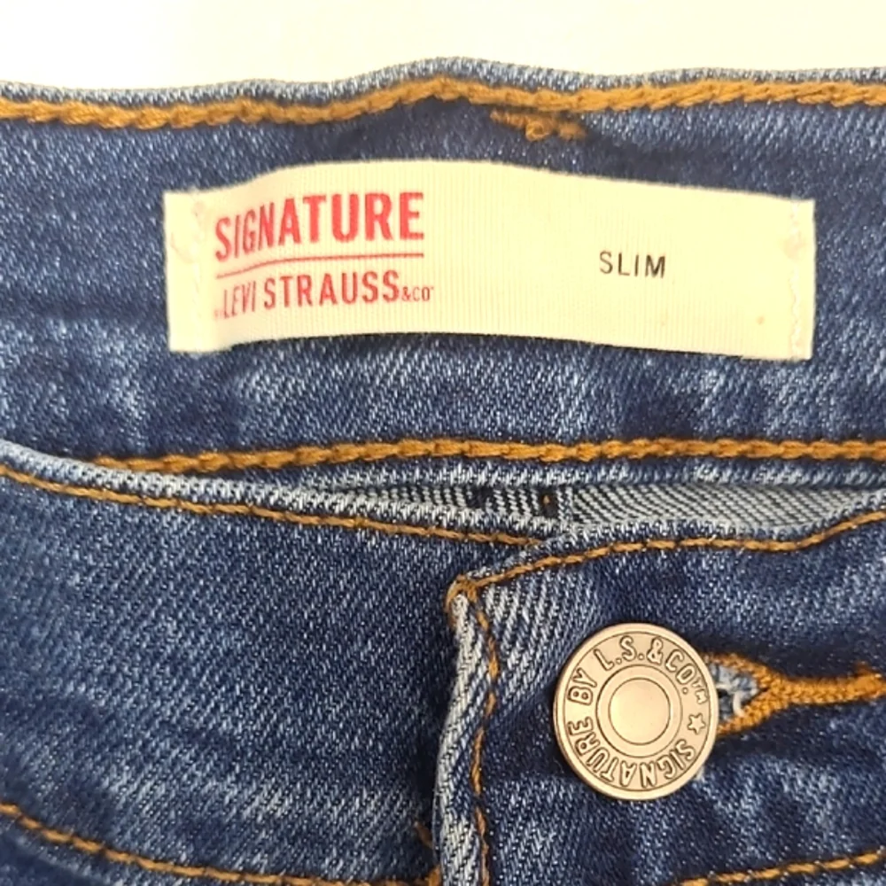 Levis sleek stylish